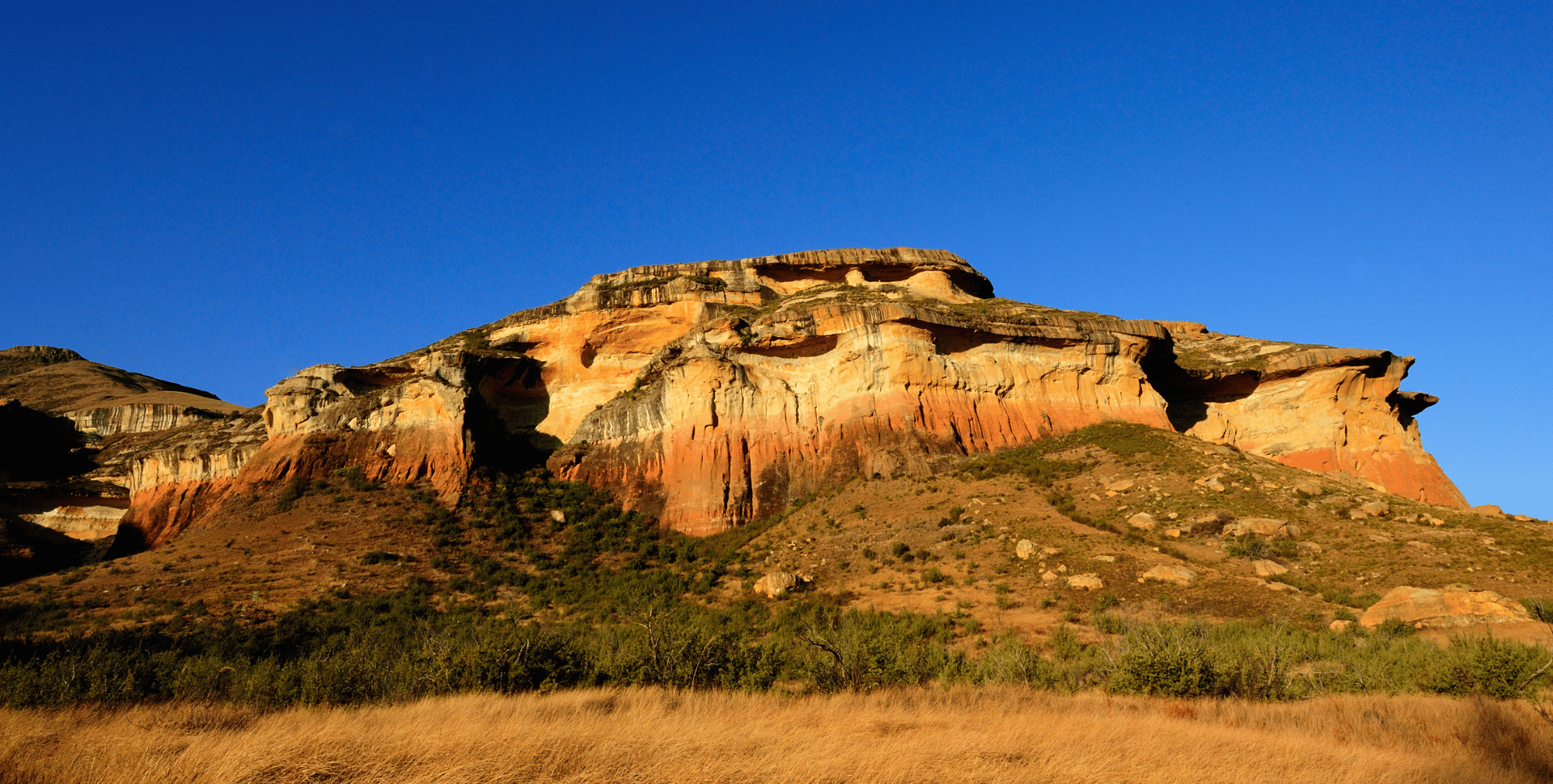 Montagne colorée dans le Golden Gate National Park