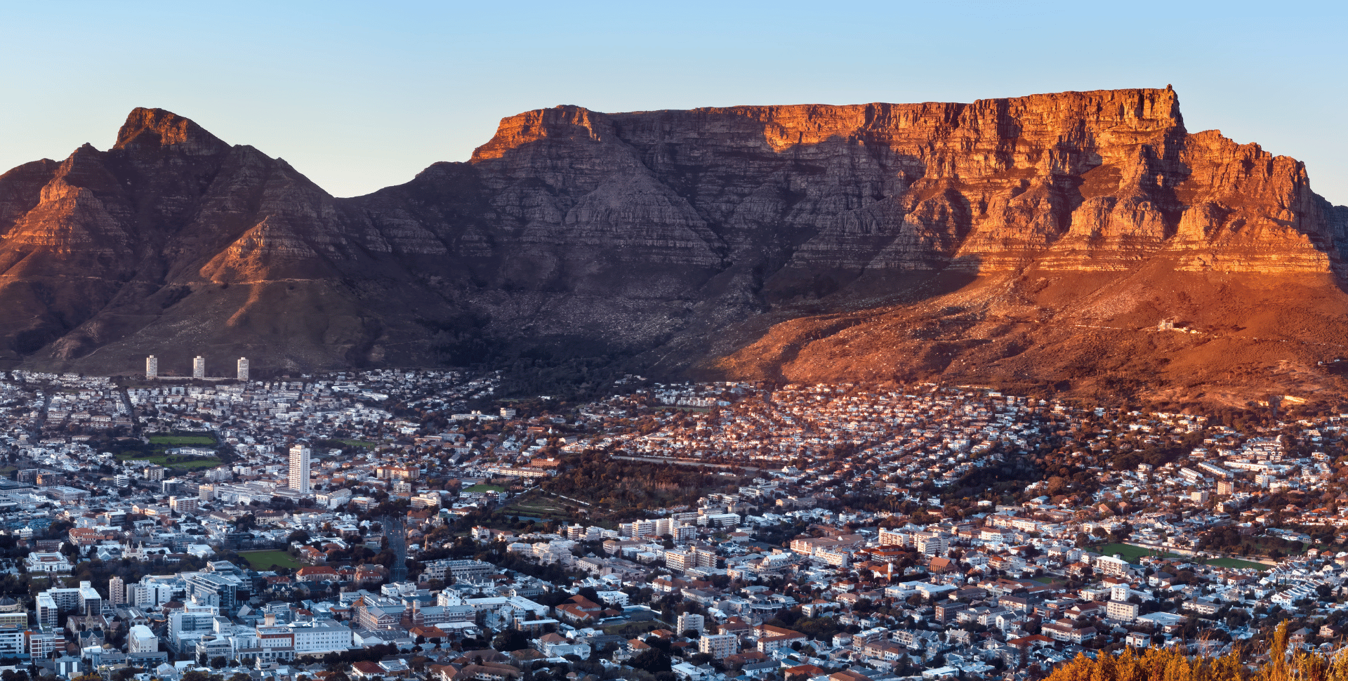 Paysages d'Afrique du Sud : la Montagne de la Table, un des célèbres paysages d''Afrique du Sud à Capetown